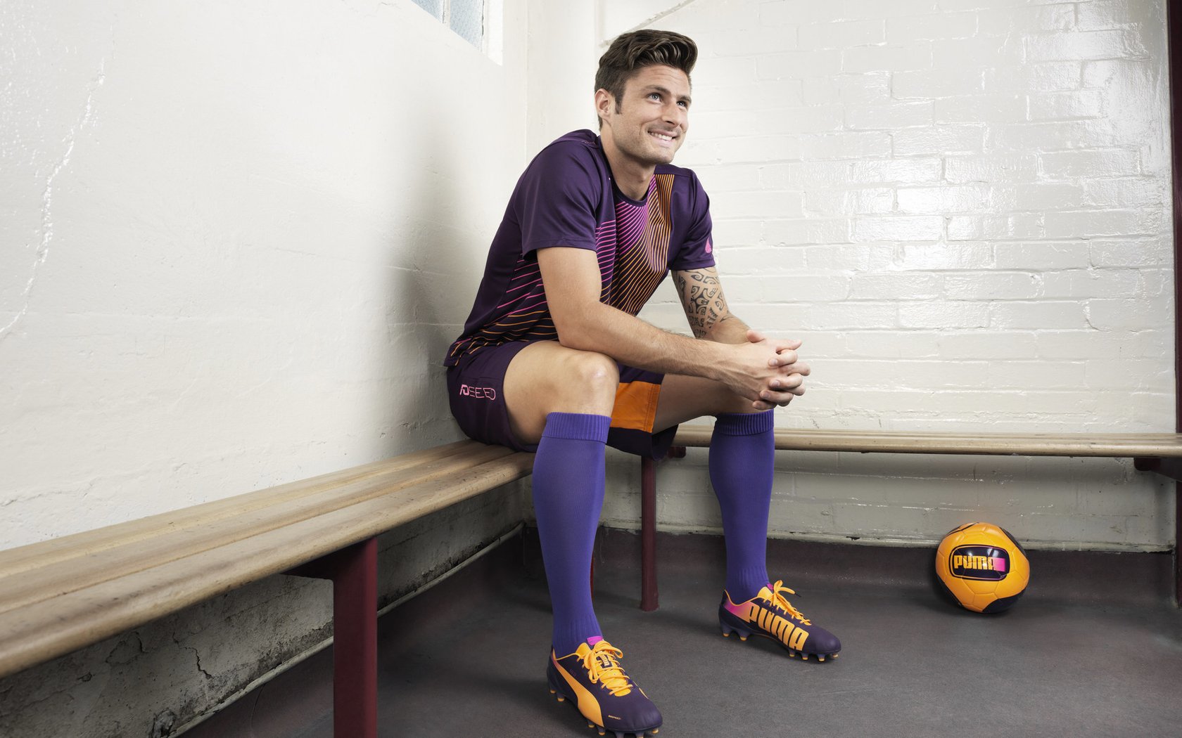 2022年季后赛:库里在第七场决胜局中投中多记关键三分,成功带队夺冠!