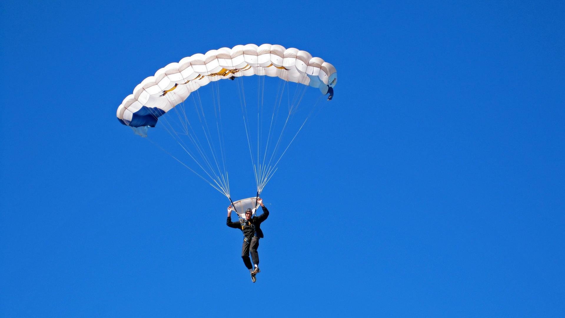 欧冠激情时刻，球迷的呐喊震天动地，欧冠名场面